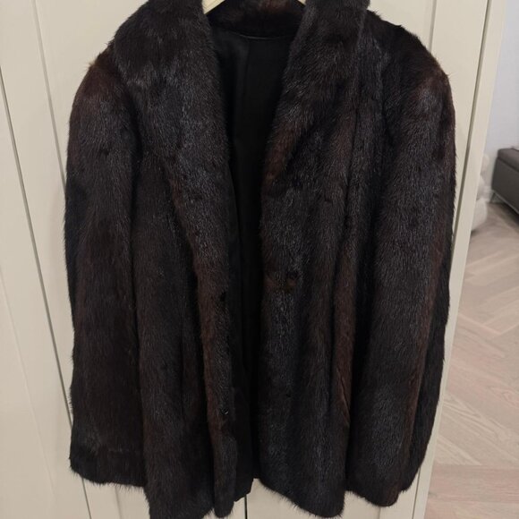 Mahogany Mink (Mid-Length, 1960s Stroller Jacket) - Picture 2 of 3
